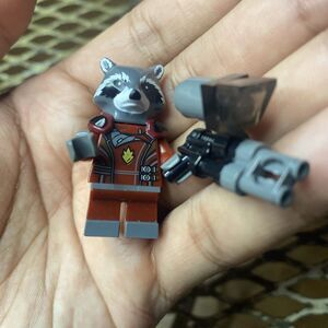 Lego Rocket Raccoon 5002145 Dark Red Outfit Super Heroes Minifigure (sh090)